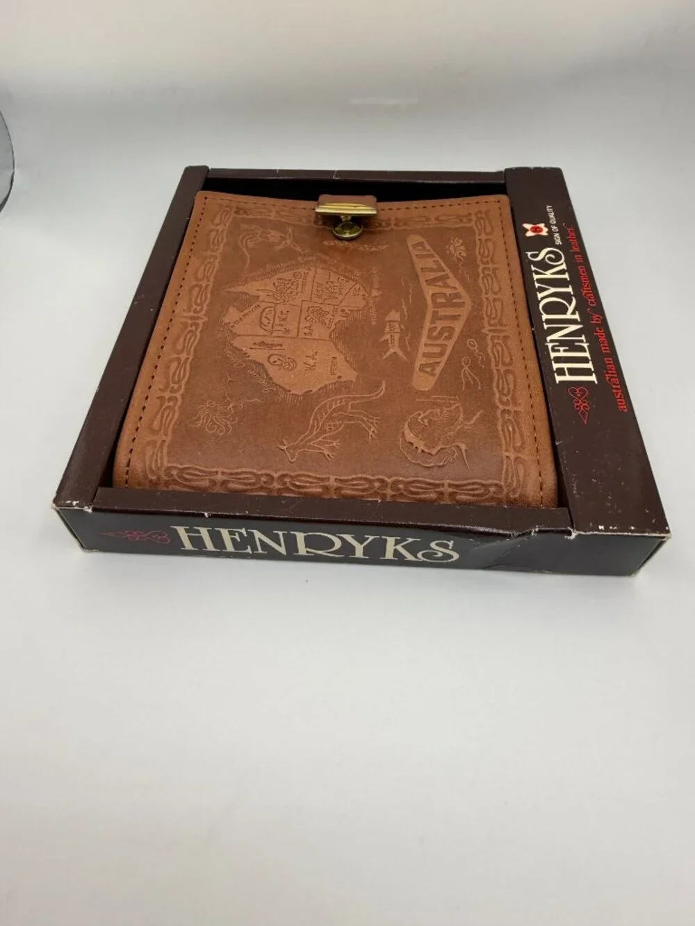 NIB Vintage Henryks Australian Handcrafted Leather Wallet